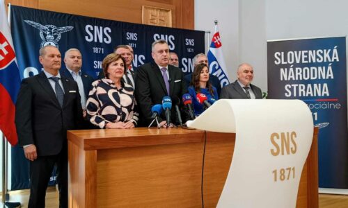 SNS chcú byť silnejší ako Smer a pripúšťajú cestu Fideszu. Danko tiež hovorí, že Fico rokuje s jeho ministrami