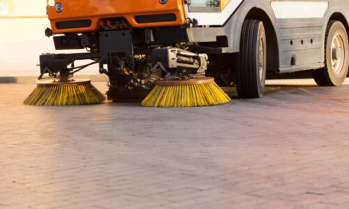 Jarné upratovanie ciest a chodníkov v Prešove sa začalo v predstihu, potrvá do mája