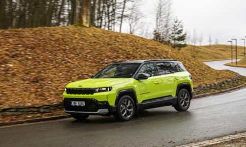 Nový Jeep Compass je konečně v Česku. Přijíždí s obrovským mezigeneračním zlepšením