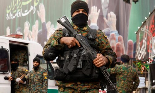 V Iráne pre vynášanie informácií nepriateľom zadržali vyše 500 ľudí. Teherán zaviedol vojenskú cenzúru