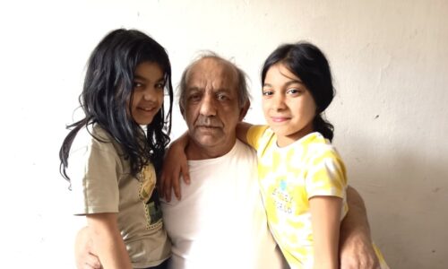 REPORTÁŽ: V bytě 1+1 pod uhelnou haldou a 12 dětí Milana z Ostravy. Jedno už je v nebi