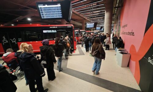 Za zhoršené prevádzkové podmienky na autobusovej stanici Nivy nesie plnú zodpovednosť súkromný prevádzkovateľ. Bratislavský kraj rieši dôsledky