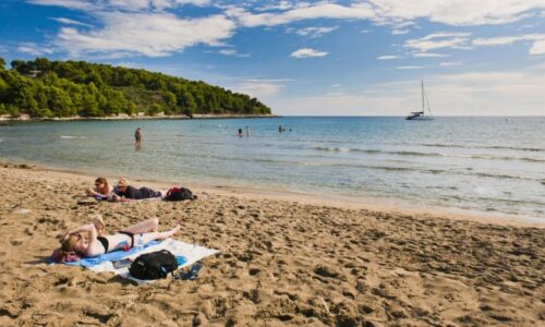 Dovolené mohou připomínat pandemii. Jak válka na Blízkém východě ovlivní turistickou sezónu?