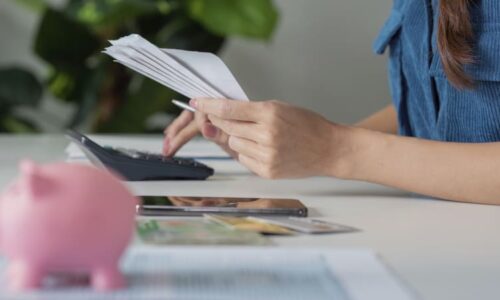 Cena elektřiny a plynu na burze neklesá. Kdy mají zákazníci očekávat zdražení na zálohách?