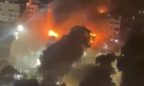 Irán zaútočil na izraelské zbrojné závody