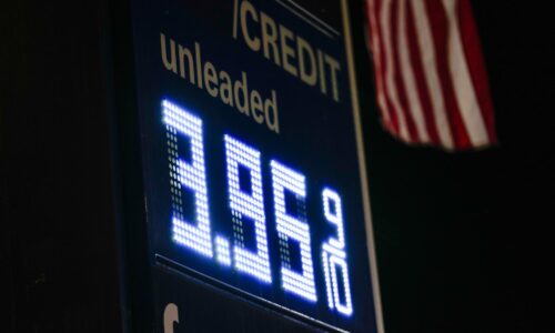 Ropné firmy varujú Trumpa. Rastú obavy z nedostatku benzínu a nafty, energetická kríza sa môže ešte prehĺbiť