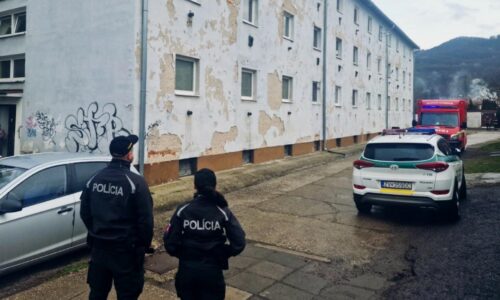 Vo Zvolene evakuovali pre oxid uhoľnatý a oxid uhličitý bytovku