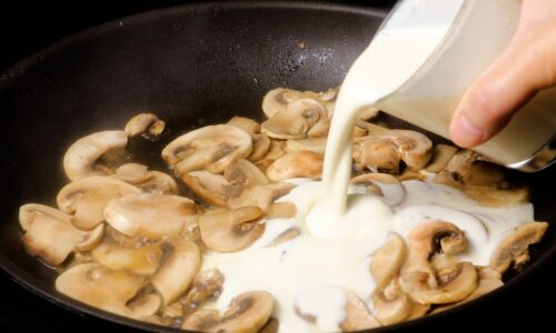 This is the tastiest chicken breast I’ve ever eaten! Simple and very juicy!