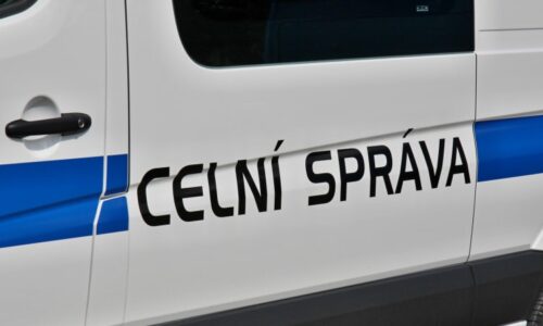 Obří úlovek celníků: V kosmetice našli 115 kilogramů ketaminu. Pašeráci založili krycí firmu