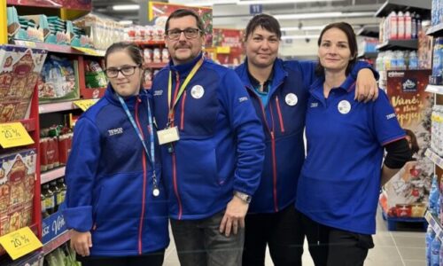 Každý je vítaný: Tesco je najväčším súkromným zamestnávateľom ľudí s Downovým syndrómom na Slovensku