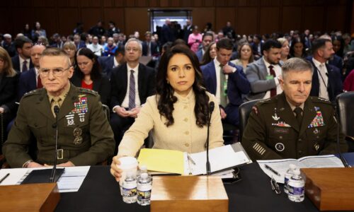 Irán sa po minuloročných úderoch nesnažil obnoviť obohacovanie uránu, povedala šéfka tajných služieb USA