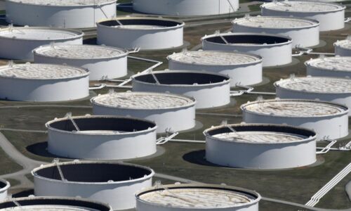 Zásoby ropy v USA vzrástli, dovoz z Venezuely a Mexika je na vyše ročnom maxime