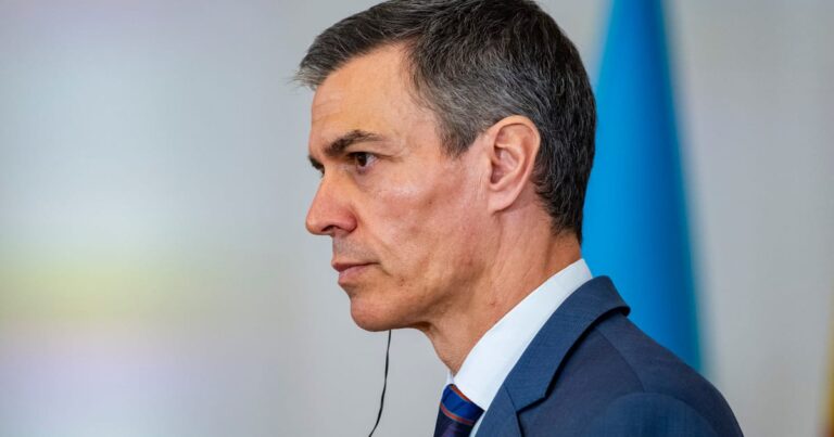 Spain takes victory lap as EU coalesces around S&aacute;nchez&rsquo;s anti-war position &ndash; POLITICO