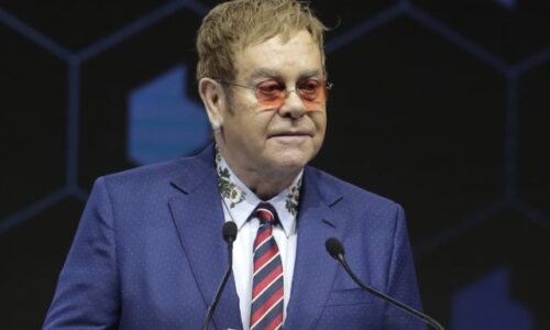 Britská vláda po kritike hudobníkov ustúpila od plánov v oblasti autorských práv a umelej inteligencie