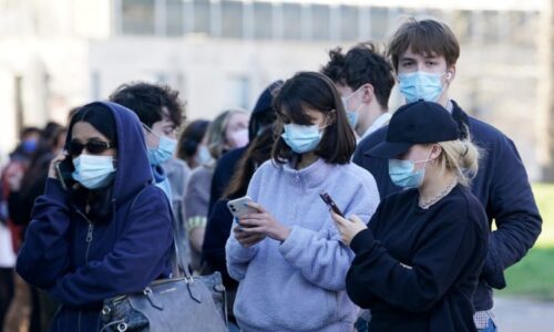 Smrtící meningitida sužuje Británii. Zemřeli dva studenti, o život bojuje i malá holčička