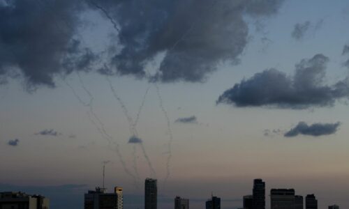 Pri iránskom útoku prišiel v centrálnom Izraeli o život zahraničný pracovník