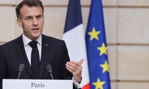 Macron vyzval na moratórium útokov na civilnú infraštruktúru