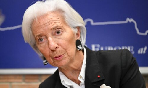 ECB ponechala úrokové sadzby nezmenené, bude však sledovať dopady vojny na Blízkom východe