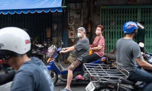 Ráj i past pro turisty: Na thajských silnicích denně umírá 40 lidí, většinu tvoří motorkáři