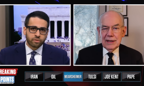 John Mearsheimer: Izraelský útok by mohol zabiť ľudí na celom svete