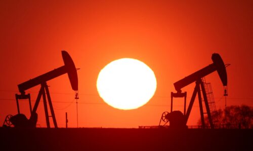 Trhy si na chvíľu vydýchli. Ropa zlacňuje po izraelskom sľube neútočiť na energetiku, menej útočí aj Irán