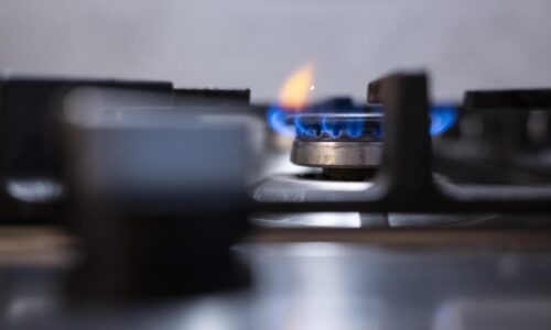 Cena plynu pre európsky trh sa ustálila. Trhy upokojili slová o neútočení Izraela