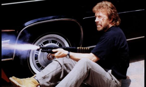 Americký herec Chuck Norris zomrel po akútnej hospitalizácii na Havaji