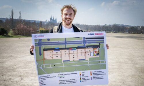 GLOSA: Jak naplnit vyčpělé Chvilky pro demokracii? Jít na Letnou pro zážitek nestačí