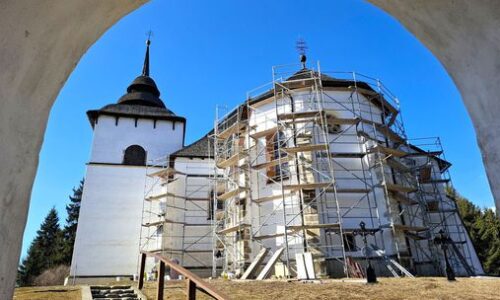 Unikátny gotický chrám zachránili pred skazou, jeho časti premiestnili. Po dlhých rokoch ho kompletne vynovujú