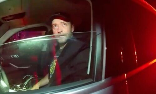 Timberlake nedokázal jít rovně, ukazují záběry ze zatčení zpěváka. Těžké testy, hájil se