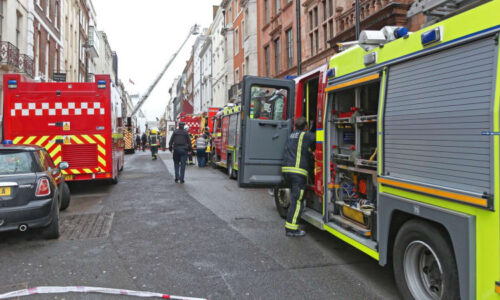 Při požáru bytu v Londýně zemřel mladý fotbalista. Byl naším srdcem a duší, smutní místní