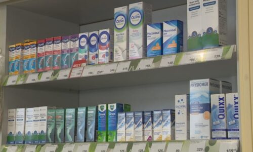 Tiché nebezpečí se skrývá v nosním spreji či kapkách. Závislost vzniká rychle, co hrozí?