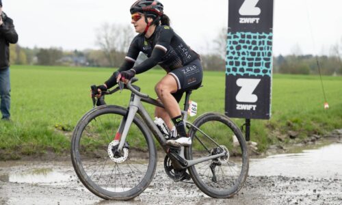 VIDEO Hrôzostrašný pád na ženskej edícii Miláno – Sanremo, pretekárku museli odviezť do nemocnice