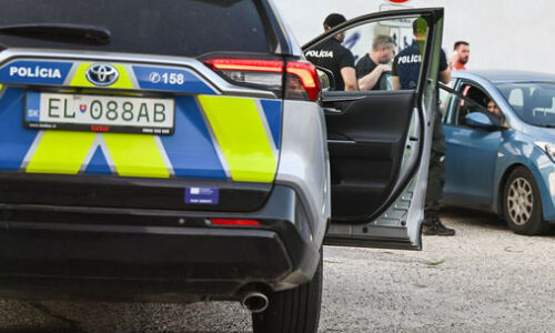 V Brezovej pod Bradlom pri stanici našli mŕtvolu