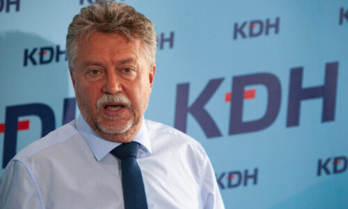 Hajko sa vzdá mandátu, KDH bude mať v parlamente nového poslanca