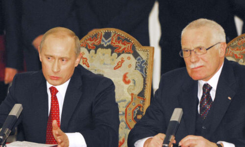 Jak si Putin v pražské hospodě poručil pivo i klobásy. A proč u toho nebyl Klaus