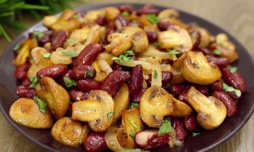 Gebratene Pilze mit Bohnen. Einfaches und leckeres Rezept!