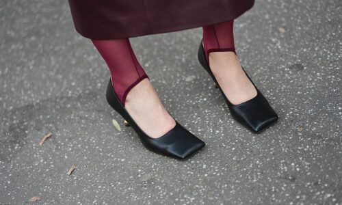 Stirrup Leggings Are the Horse Girl’s Solution To Transitional Style