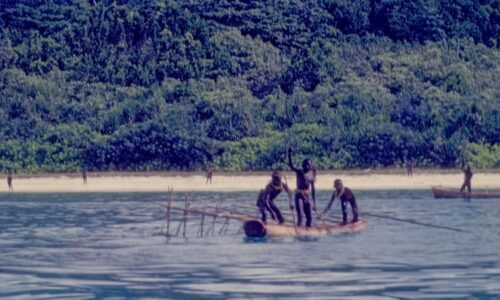 Pravěk uprostřed moře: Kdo vstoupí na Sentinel, končí s šípem v těle. Čím zakázaný ostrov láká?