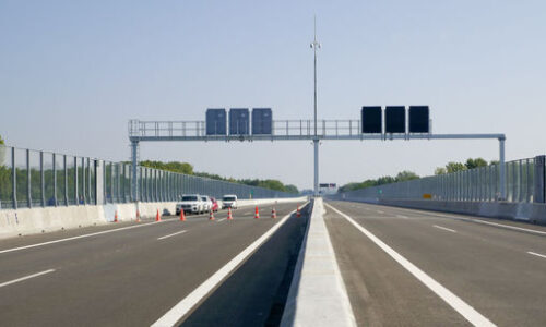 Na ceste R7 je hromadná nehoda, kolóny sa tvoria aj v okolí Bratislavy