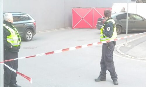 Čtvrtá vražda v kraji: Muž zabil zákazníka vinotéky stojanem, policie odhalila děsivé detaily