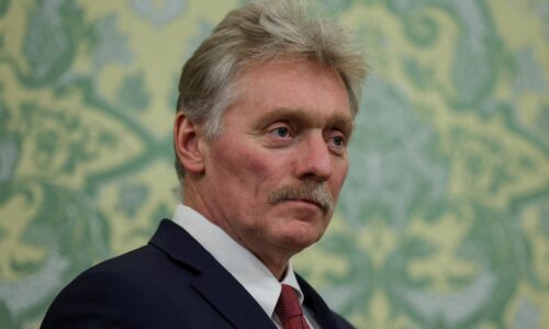 Rusko vyzýva na politické a diplomatické riešenie vojny v Iráne. Situácia je katastrofálna, vraví Peskov