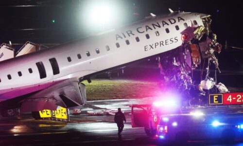 Letadlo se najednou rozlomilo. Tragédii v New Yorku zachytila kamera