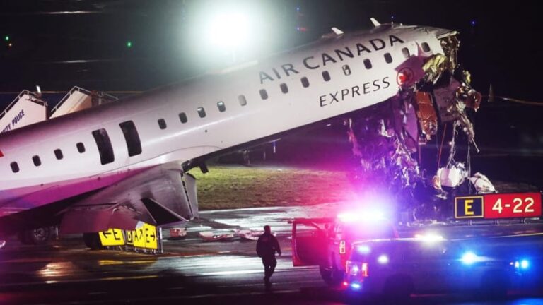 Letadlo se najednou rozlomilo. tragédii v yorku zachytila kamera