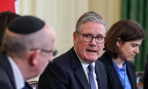 Starmer uvítal správy o rokovaniach USA a Iránu