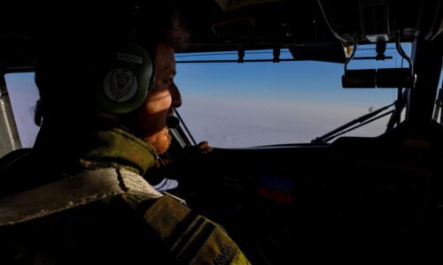 Pri havárii armádneho lietadla v Kolumbii zahynulo okolo 80 vojakov