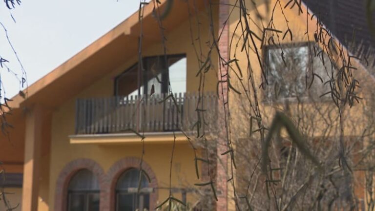 „podívej se, co udělala.“ patrik měl ubodat manželku, synovi pak tvrdil, že jde o sebevraždu