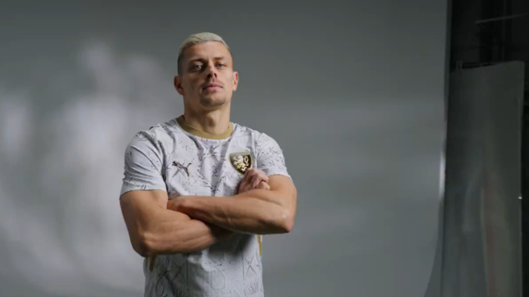 Anketa: hrdě za česko. fotbalová reprezentace představila dresy, jak se vám líbí?