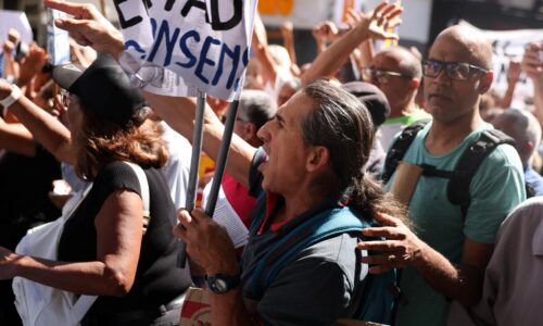 Pracujúci a seniori vo venezuele žiadajú zvýšenie miezd a dôchodkov