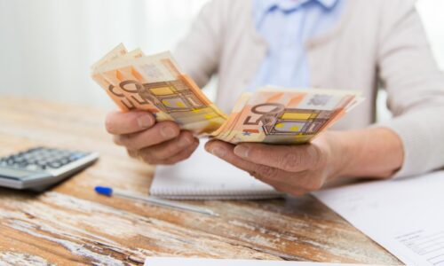 Štát prepisuje dôchodky. Tisíce penzistov čakajú vyššie sumy aj nové peniaze od detí